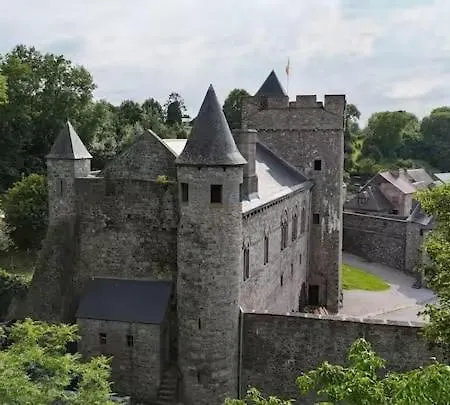 Feriehus Maison 2 Face Au Chateau Walcourt